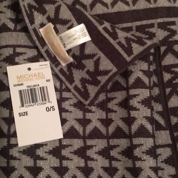 Michael Kors Accessories - MK scarf